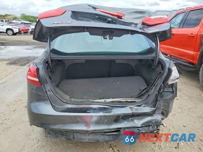 Zdjęcie 6 z 13 samochodu: 2018 FORD FOCUS SE VIN:1FADP3FE9JL325317 - miniatura