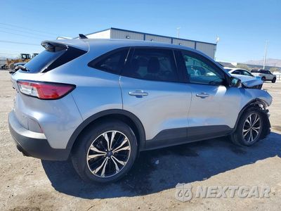 Trzecie zdjęcie samochodu z tyłu: 2022 FORD ESCAPE SE VIN:1FMCU9G68NUB60882 - miniatura