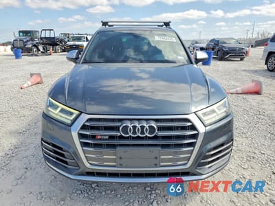 Piąte zdjęcie samochodu w środku: 2018 AUDI SQ5 PREMIUM PLUS VIN:WA1A4AFY7J2045349 - miniatura