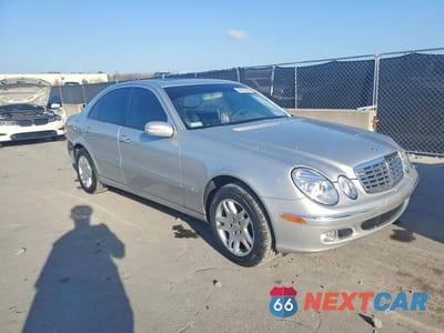 Czwarte zdjęcie samochodu z boku: 2004 MERCEDES-BENZ E 320 VIN:WDBUF65J64A469158 - miniatura