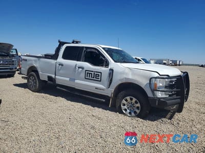 Czwarte zdjęcie samochodu z boku: 2023 FORD F250 SUPER DUTY VIN:1FT8W2BT9PEC17158 - miniatura