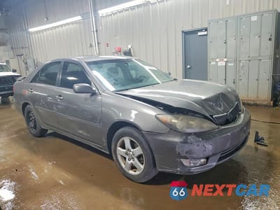 Czwarte zdjęcie samochodu z boku: 2005 TOYOTA CAMRY SE VIN:4T1BE32K05U608462 - miniatura