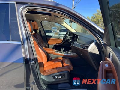 Piąte zdjęcie samochodu w środku: 2019 BMW X7 XDRIVE40I VIN:5UXCW2C5XKLB43622 - miniatura