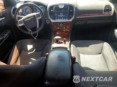 Zdjęcie 8 z 13 samochodu: 2014 CHRYSLER 300 VIN:2C3CCAAG8EH361392 - miniatura