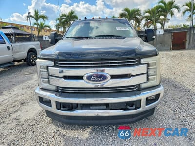 Piąte zdjęcie samochodu w środku: 2019 FORD F350 SUPER DUTY VIN:1FT8W3DT6KEC22636 - miniatura