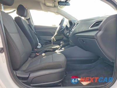 Zdjęcie 7 z 12 samochodu: 2021 HYUNDAI ACCENT SE VIN:3KPC24A63ME150408 - miniatura