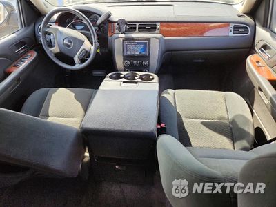 Zdjęcie 8 z 13 samochodu: 2008 GMC YUKON XL C1500 VIN:1GKFC16J38J198784 - miniatura