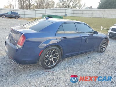 Trzecie zdjęcie samochodu z tyłu: 2015 CHRYSLER 300 S VIN:2C3CCABG3FH922579 - miniatura