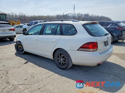 Drugie zdjęcie samochodu z przodu: 2010 VOLKSWAGEN JETTA S VIN:3VWKX7AJ7AM648564 - miniatura