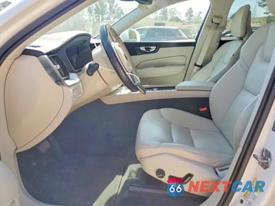 Zdjęcie 7 z 13 samochodu: 2018 VOLVO XC60 T5 MOMENTUM VIN:YV4102RK8J1009204 - miniatura