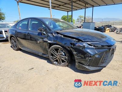 Czwarte zdjęcie samochodu z boku: 2025 TOYOTA CAMRY XSE VIN:4T1DAACK5SU562355 - miniatura