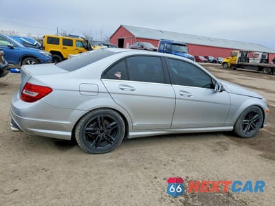 Trzecie zdjęcie samochodu z tyłu: 2013 MERCEDES-BENZ C300W 4MATIC 4DR VIN:WDDGF8AB6DA797677 - miniatura