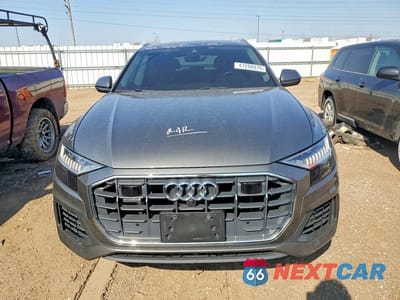 Piąte zdjęcie samochodu w środku: 2021 AUDI Q8 PREMIUM PLUS VIN:WA1BVAF15MD016994 - miniatura