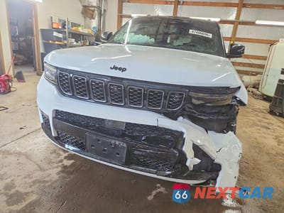 Piąte zdjęcie samochodu w środku: 2023 JEEP GRAND CHEROKEE L SUMMIT VIN:1C4RJKET4P8103825 - miniatura