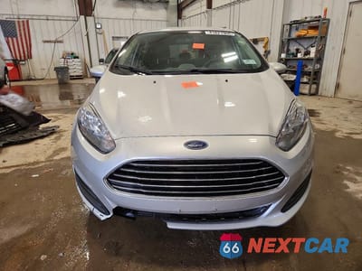 Piąte zdjęcie samochodu w środku: 2017 FORD FIESTA SE VIN:3FADP4EJ7HM112704 - miniatura