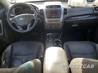 Zdjęcie 8 z 14 samochodu: 2015 KIA SORENTO LX VIN:5XYKTDA76FG600141 - miniatura