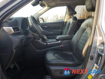 Zdjęcie 7 z 13 samochodu: 2023 TOYOTA HIGHLANDER XLE VIN:5TDKDRBH9PS503098 - miniatura