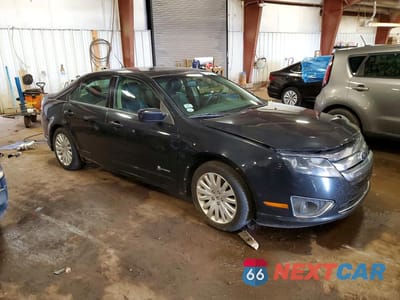 Czwarte zdjęcie samochodu z boku: 2010 FORD FUSION HYBRID VIN:3FADP0L33AR431233 - miniatura