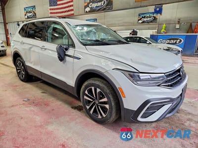 Czwarte zdjęcie samochodu z boku: 2022 VOLKSWAGEN TIGUAN S VIN:3VV1B7AX6NM159324 - miniatura