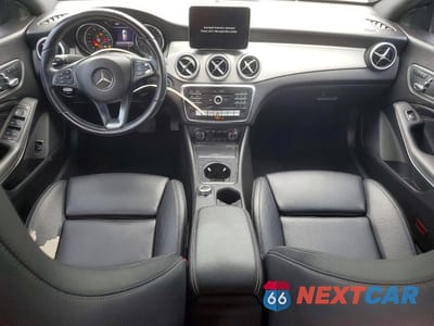 Zdjęcie 8 z 12 samochodu: 2019 MERCEDES-BENZ CLA 250 VIN:WDDSJ4EBXKN752145 - miniatura