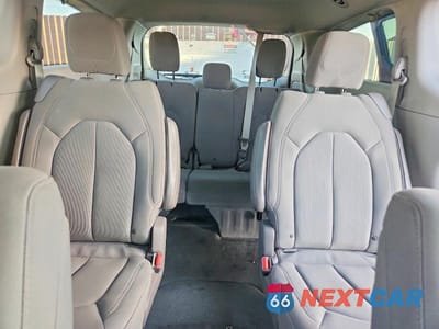 Zdjęcie 10 z 12 samochodu: 2020 CHRYSLER VOYAGER LX VIN:2C4RC1CG9LR131192 - miniatura