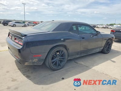 Trzecie zdjęcie samochodu z tyłu: 2018 DODGE CHALLENGER SXT VIN:2C3CDZAG9JH310229 - miniatura