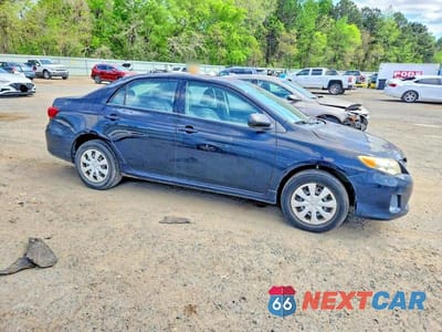 Czwarte zdjęcie samochodu z boku: 2011 TOYOTA COROLLA BASE VIN:2T1BU4EEXBC637804 - miniatura