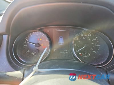 Zdjęcie 9 z 11 samochodu: 2017 NISSAN ROGUE SPORT SV VIN:JN1BJ1CR2HW105804 - miniatura