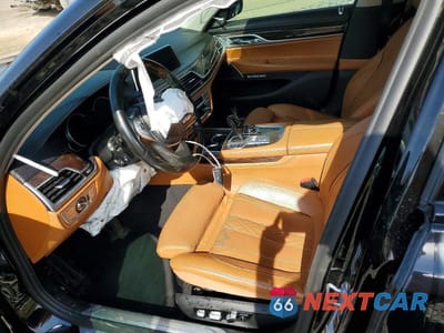 Zdjęcie 7 z 12 samochodu: 2018 BMW 750 XI VIN:WBA7F2C54JG424075 - miniatura