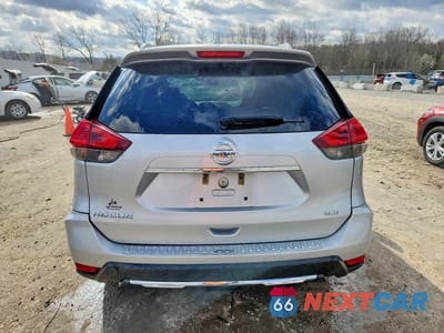 Zdjęcie 6 z 14 samochodu: 2018 NISSAN ROGUE S VIN:5N1AT2MVXJC850744 - miniatura