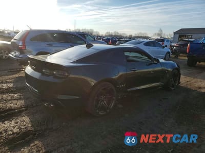 Trzecie zdjęcie samochodu z tyłu: 2020 CHEVROLET CAMARO SS VIN:1G1FG1R7XL0106321 - miniatura