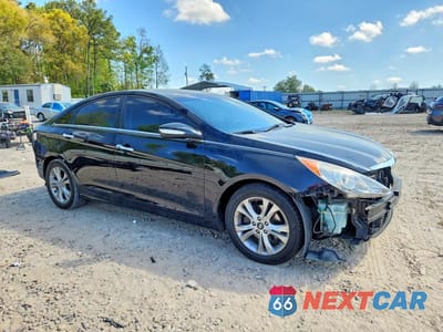 Czwarte zdjęcie samochodu z boku: 2011 HYUNDAI SONATA LIMITED VIN:5NPEC4AC1BH090116 - miniatura