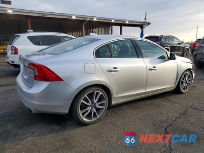 Trzecie zdjęcie samochodu z tyłu: 2015 VOLVO S60 PREMIER VIN:YV1612TKXF1356534 - miniatura