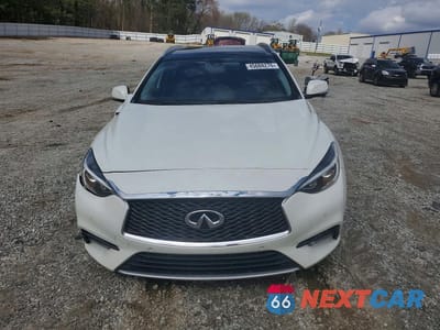 Piąte zdjęcie samochodu w środku: 2017 INFINITI QX30 PREMIUM VIN:SJKCH5CP3HA025652 - miniatura