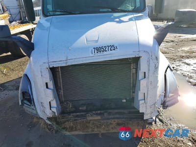 Zdjęcie 7 z 10 samochodu: 2019 VOLVO VNL SEMI TRUCK VIN:4V4NC9TG0KN195313 - miniatura