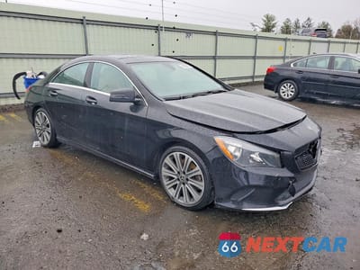 Czwarte zdjęcie samochodu z boku: 2019 MERCEDES-BENZ CLA 250 VIN:WDDSJ4EB3KN705121 - miniatura