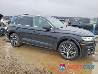 Czwarte zdjęcie samochodu z boku: 2020 AUDI Q5 E PREMIUM PLUS VIN:WA1E2AFY7L2068124 - miniatura