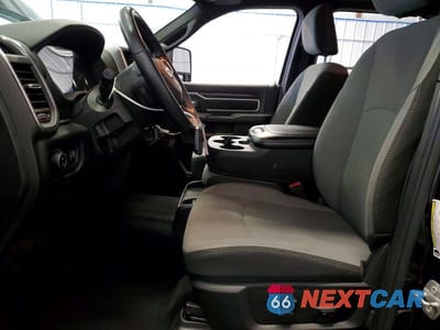 Zdjęcie 7 z 11 samochodu: 2024 RAM 2500 BIG HORN VIN:3C6UR5DJ1RG400348 - miniatura