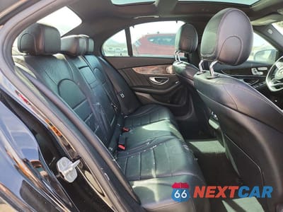Zdjęcie 10 z 12 samochodu: 2015 MERCEDES-BENZ C 400 4MATIC VIN:55SWF6GB3FU039533 - miniatura