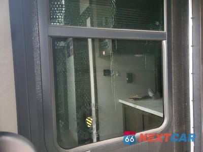 Zdjęcie 6 z 10 samochodu: 2021 KEYSTONE VOLTAGE CAMPER VIN:4YDF42739MZ990980 - miniatura