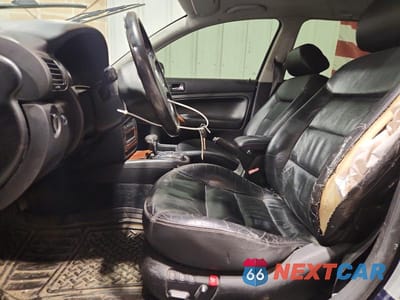 Zdjęcie 7 z 11 samochodu: 2001 VOLKSWAGEN PASSAT GLX 4MOTION VIN:WVWYH63B21E253949 - miniatura