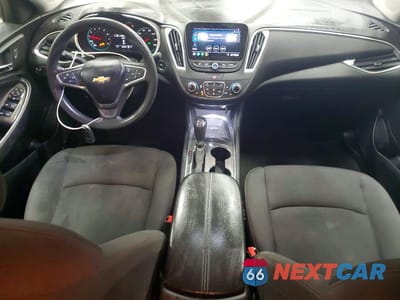 Zdjęcie 8 z 13 samochodu: 2019 CHEVROLET MALIBU LT VIN:1G1ZD5ST7KF149191 - miniatura