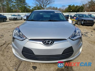 Piąte zdjęcie samochodu w środku: 2017 HYUNDAI VELOSTER BASE VIN:KMHTC6AD4HU304909 - miniatura
