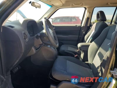 Zdjęcie 7 z 13 samochodu: 2009 JEEP PATRIOT SPORT VIN:1J4FT28A59D178528 - miniatura