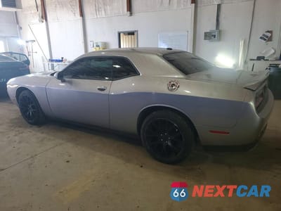 Drugie zdjęcie samochodu z przodu: 2018 DODGE CHALLENGER SXT VIN:2C3CDZAG9JH317813 - miniatura