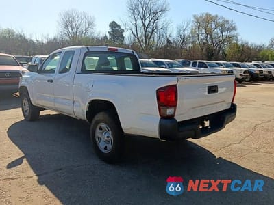 Trzecie zdjęcie samochodu z tyłu: 2018 TOYOTA TACOMA SR VIN:5TFRX5GN3JX106548 - miniatura