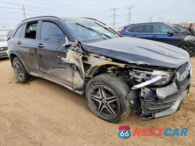 Czwarte zdjęcie samochodu z boku: 2021 MERCEDES-BENZ GLC 300 4MATIC VIN:W1N0G8EB4MV307953 - miniatura