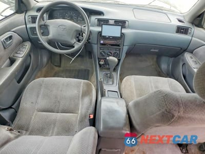 Zdjęcie 8 z 12 samochodu: 2000 TOYOTA CAMRY LE VIN:4T1BG22K5YU733935 - miniatura
