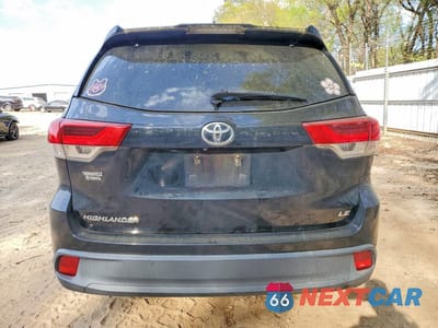 Zdjęcie 6 z 12 samochodu: 2018 TOYOTA HIGHLANDER LE PLUS VIN:5TDZZRFH2JS247582 - miniatura