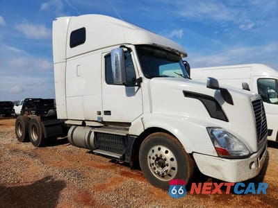 2014 VOLVO VNL SEMI TRUCK 4V4NC9TG2EN177576 - główne zdjęcie licytacji z USA - miniatura